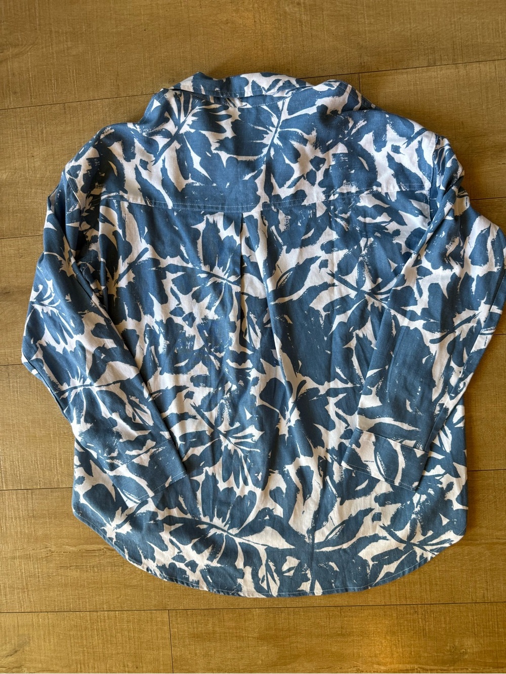 NWT Charlie Paige Blue Floral Button-Down Shirt linen viscose blend coastal S - Picture 2 of 8